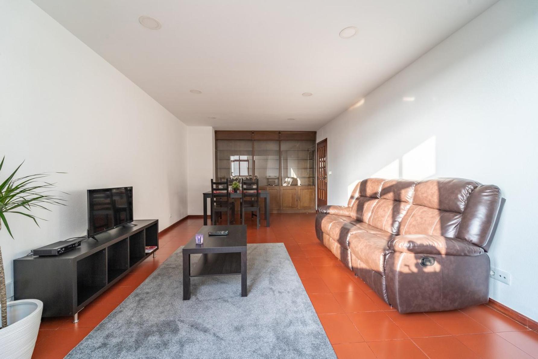 Feliciano Ramos 1 - T4 Familiar Perto Do Centro Da - Appartement *